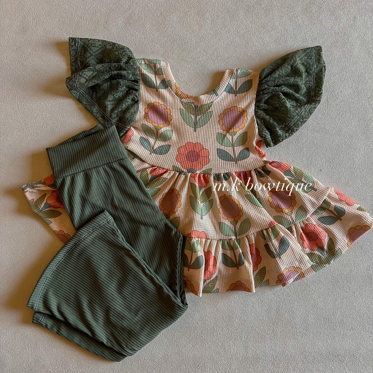 3T Magnolia Top & Flares